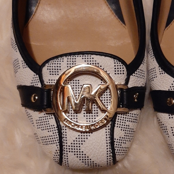 Flats - Picture 4 of 5